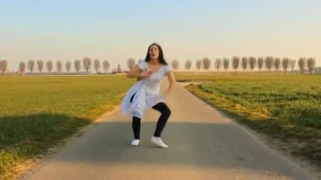 Dance on- Kheech Meri Photo