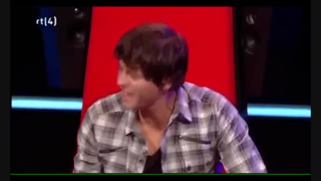 Em menos de 5 segundos TODOS os jurados viraram e se impressionaram